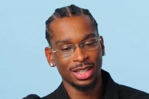 你是如何保持稳定？亚历山大：尽量让生活中每件事都保持规律