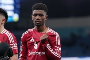 阿玛德：希望姆伯莫在重要比赛中多进球，我或者他踢10号位都不错